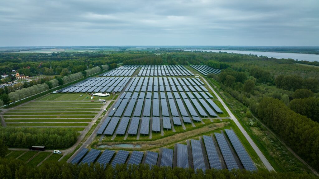 Solar carports: subsidies, rapporten en presentaties